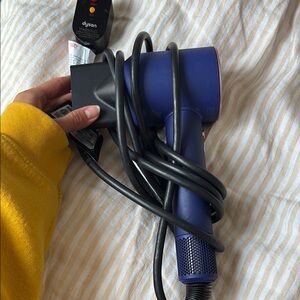 Dyson blowdryer in blue